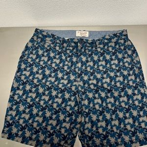 Men’s Classic chino shorts  . Penguin